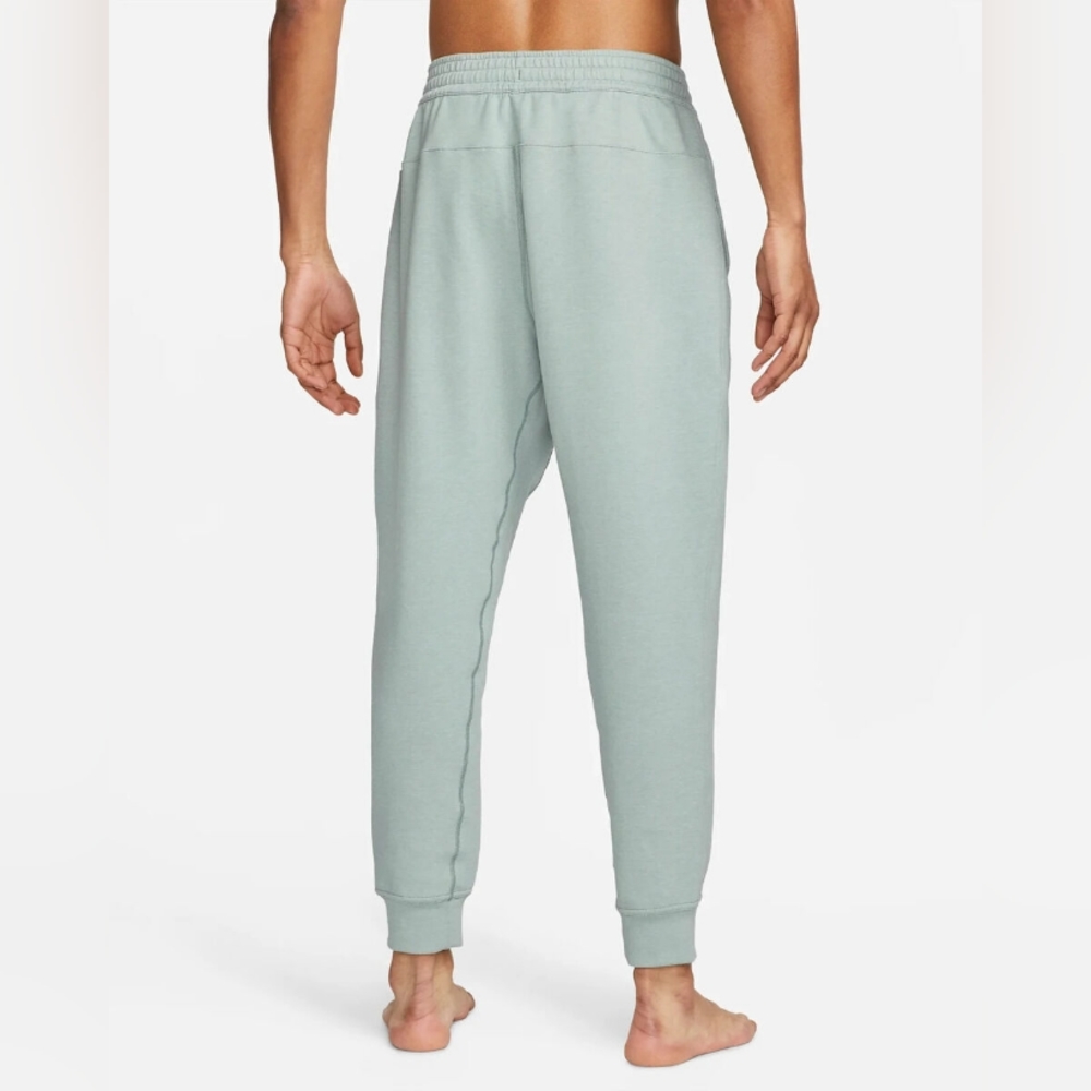 New Nike Yoga Set - Picture 5 of 9